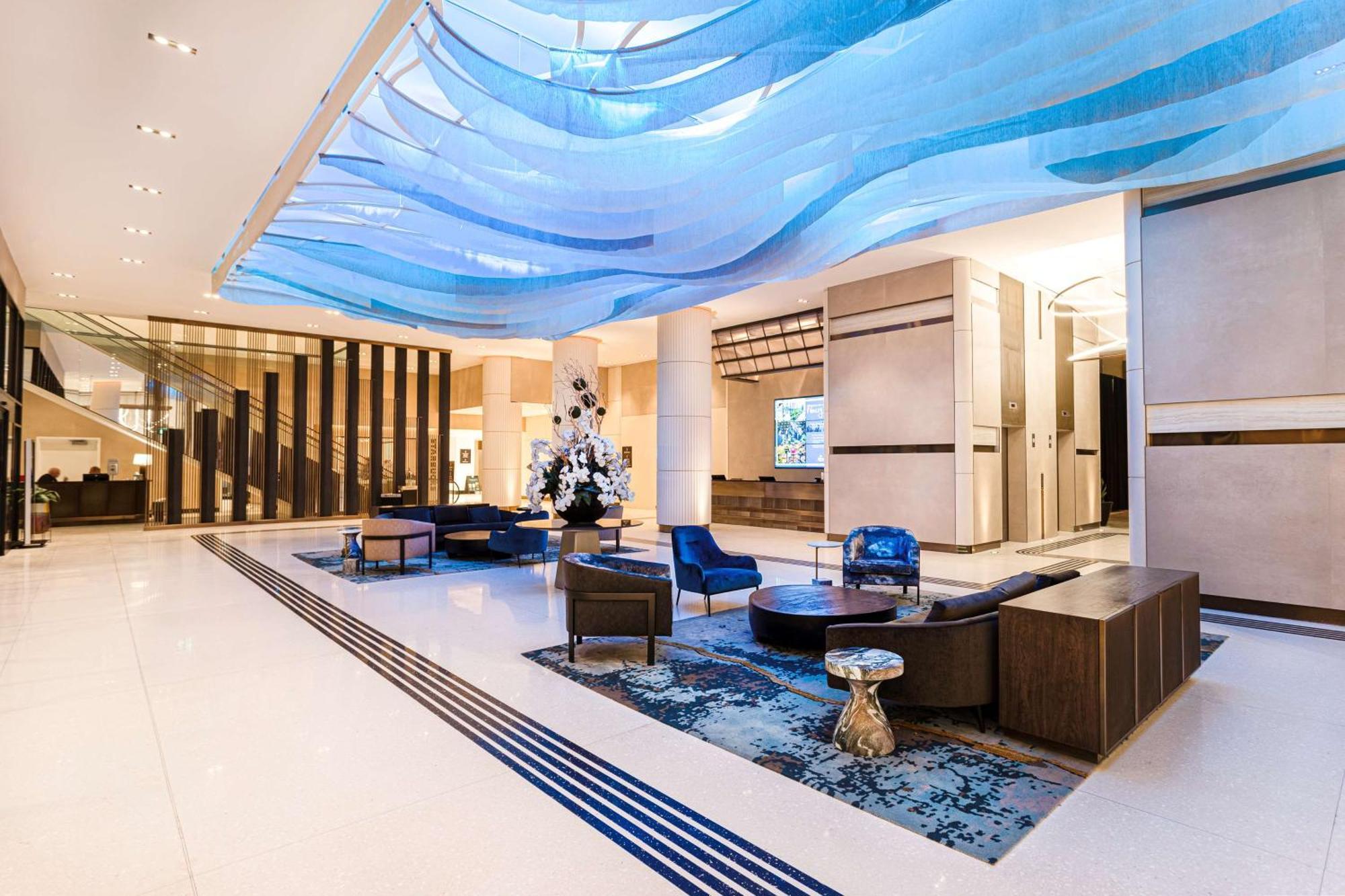 Hilton Niagara Falls/ Fallsview Hotel&Suites Esterno foto The reception area of the hotel